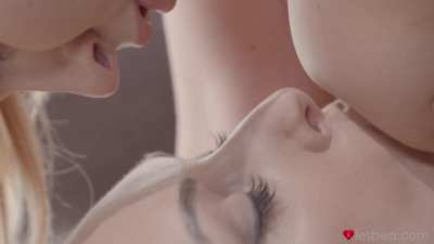 Close Up GIF by lesbiangifs