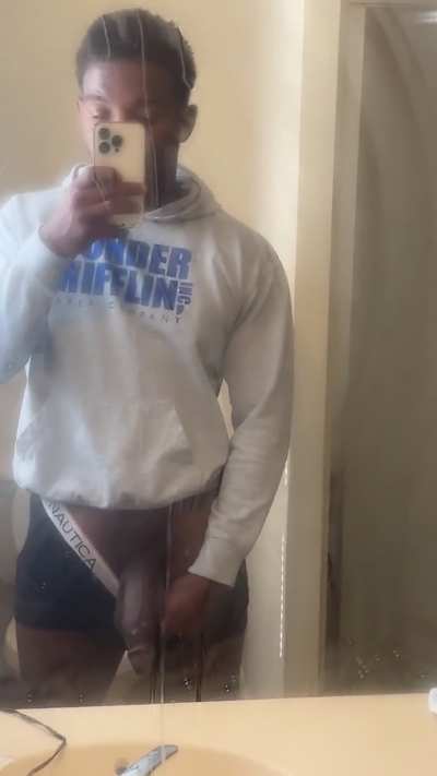 Even in a foggy mirror my dick looks good 🌫️😮&zwj;💨