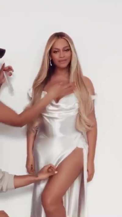 Beyonc&eacute;&rsquo;s new ad for C&Eacute;CRED 😵&zwj;💫