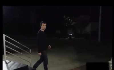 This isn't fake, this was an actual real stunt on episode 7 of his show I promise