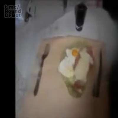Acá está la milanesa que habla