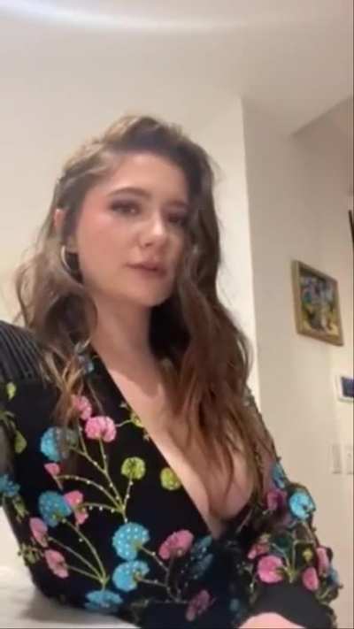 Emma Kenney NSFW