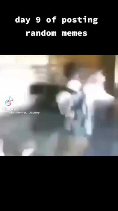 Y he walk like dat
