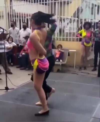 These salsa dancers.
