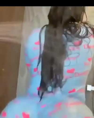 Sexy wet ass clap