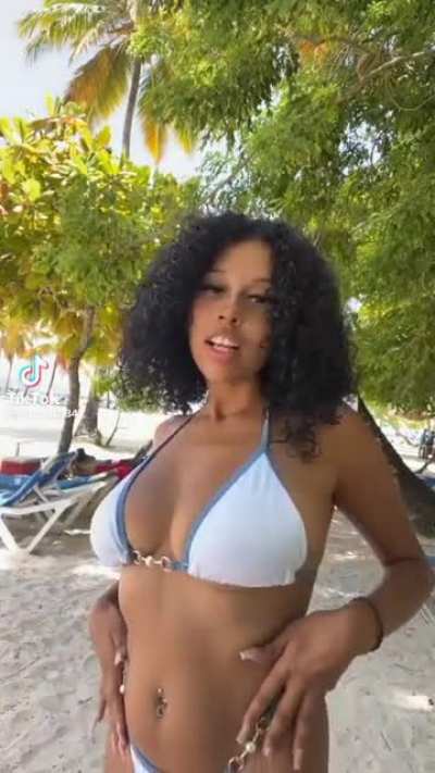 she has one of the most beautiful bodies on TikTok