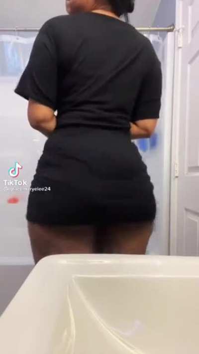 ⠀