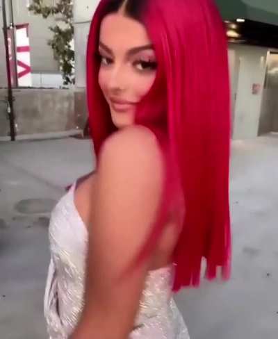 AMAs Outfit
