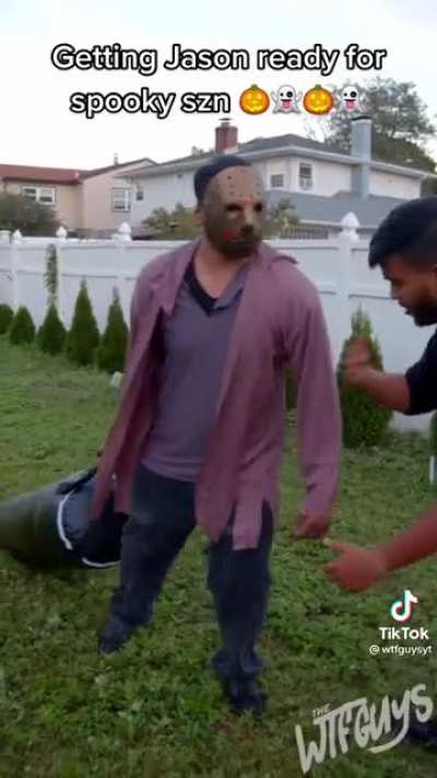Jason Voorhees in the gym!