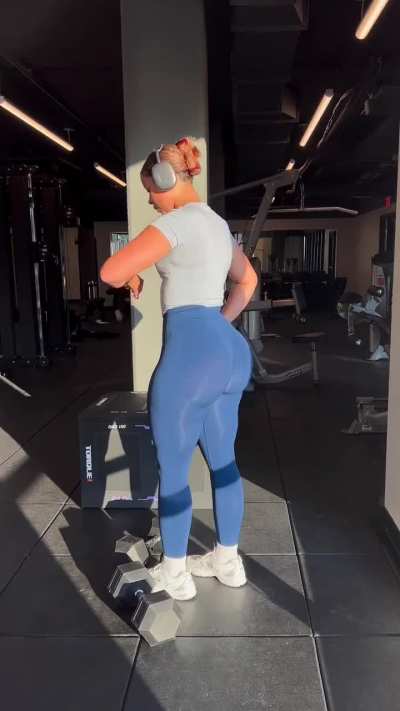 gyat 🍑