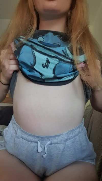 Blessing you with a morning titty drop &amp;lt;3