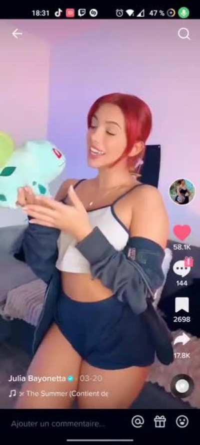 Le seule &agrave; le voir que maintenant ? ( nip slip )