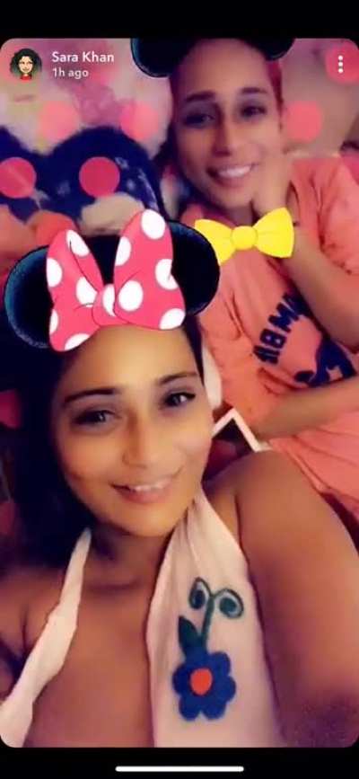Sara khan nip slip