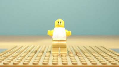 Minifigure sneeze stop-motion