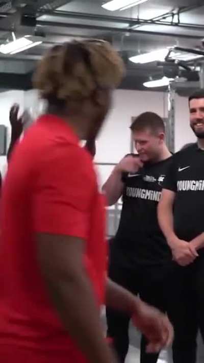 Vik lifts some weights