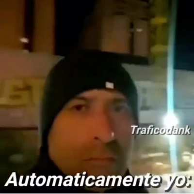 (•__•)