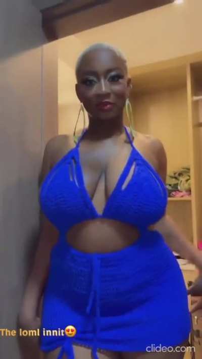blue is the color 💙🍑