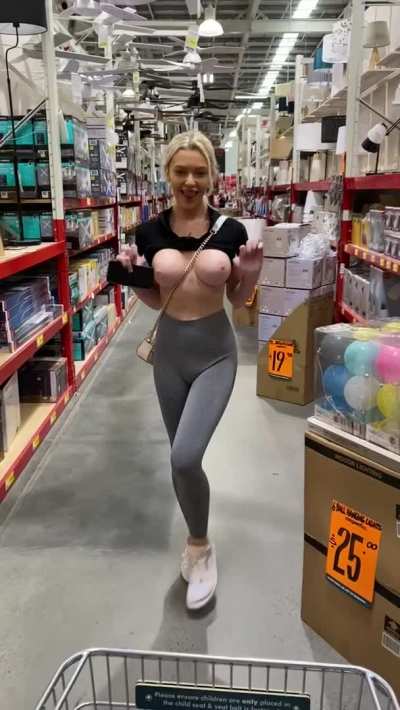 No bra&hellip;. No problem
