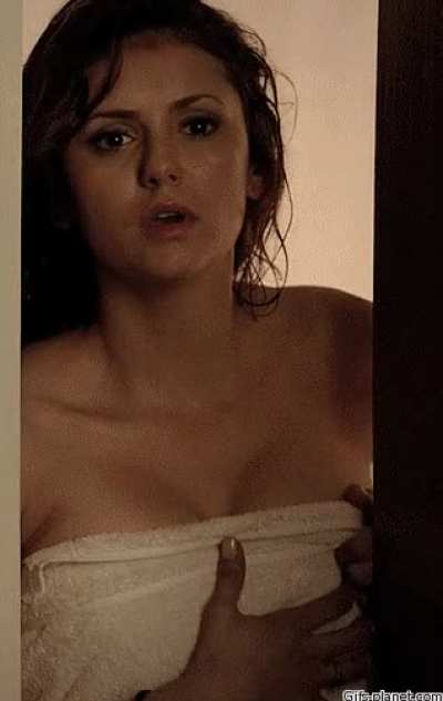 Nina Dobrev