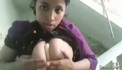 EXTREMELY HORNY BABE SHOWING HER TITS AND FINGERING PUSSY [LINK IN COMMENT] 💦💦