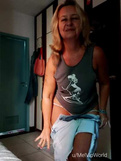 Don&rsquo;t you wish you lived next door to me (53y)
