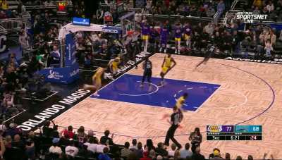 [Highlight] Austin Reaves fakes out Bol Bol in the transition throwing it behind him for the Lebron James Alley-Oop