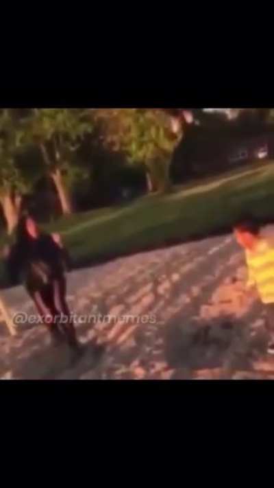 Bambino Contro l'oscillazione