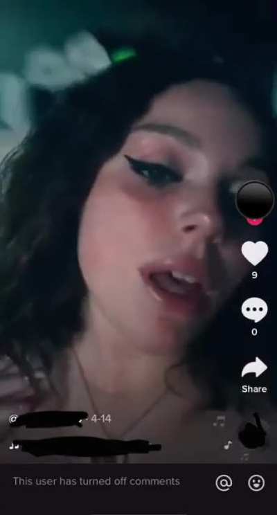 Anyone know her @?