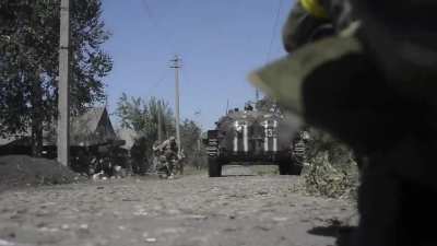 Ukrainian Volunteer Battalion column clashes with "Separatist" forces moving on Ilovaisk - 8/24/2014
