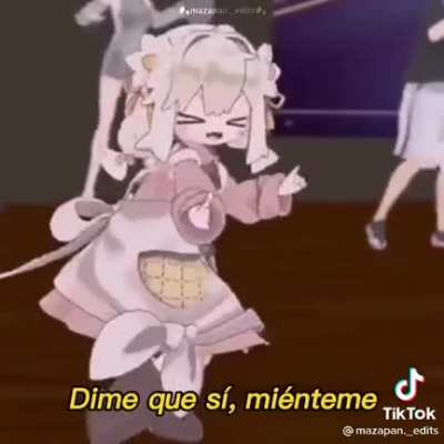 Loli bailando.  