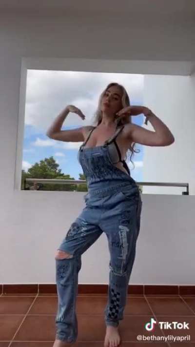 Side boob
