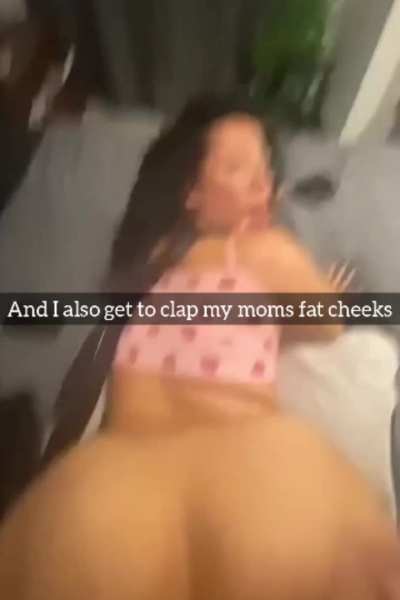 clappin her cheeks