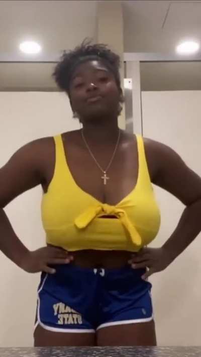 BIG TIT COLLEGE EBONY | She Know What She Doing