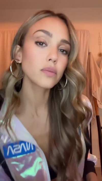 Jessica ready for Halloween | IG | October 2025