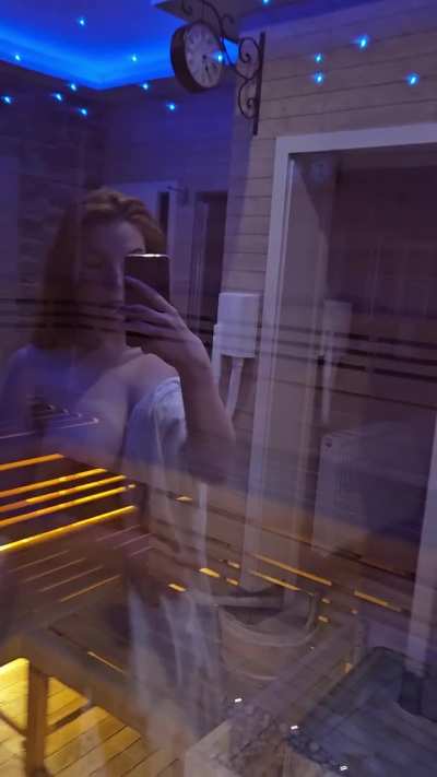 Co se spolu j&iacute;t poř&aacute;dně zapotit do sauny?🤭 Public t&yacute;den je u mě na OF v pln&eacute;m proudu... tak to nezme&scaron;kej. 🫶