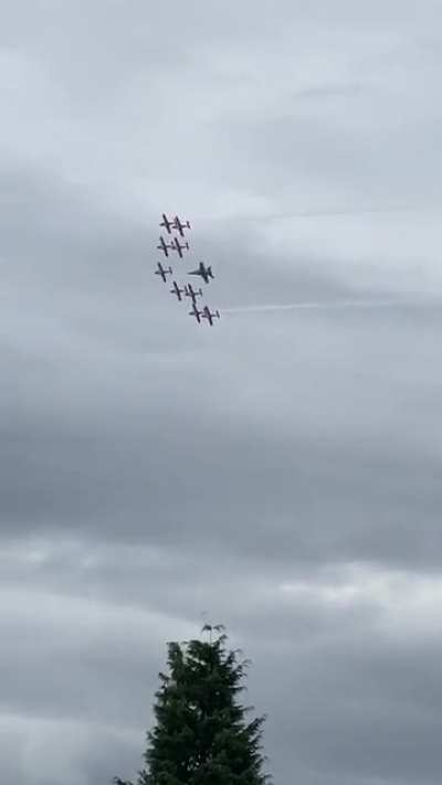Just caught the Snowbirds doing their flyover in honour of healthcare workers!