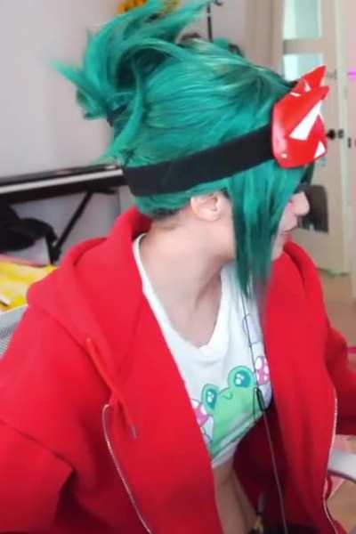 Emi 🦊