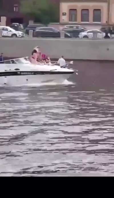 girl forgot about the bridge and got to hospital