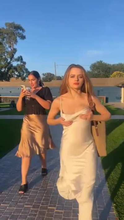 Joey King
