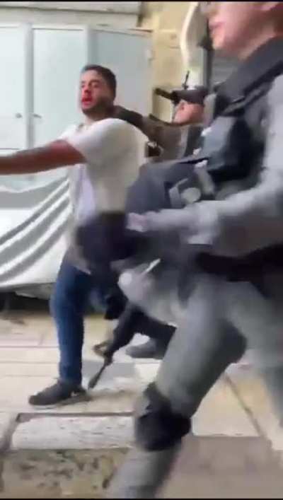هلا حبيبي، يلعن ابو شواربك.