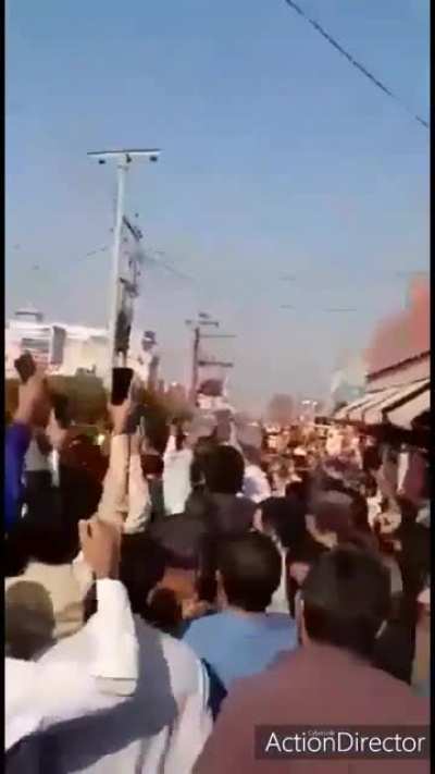 A security guard at a branch of National Bank of Pakistan Flag of Pakistan in Punjab has killed the bank's branch manager, accusing him of #blasphemy after a heated argument. Crowds greet the guard with slogans, praising the murder &amp;amp; calling for death