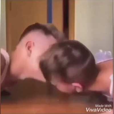 •_•
