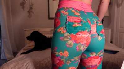 First time posting here - enjoy my ass jiggles [F][OC]