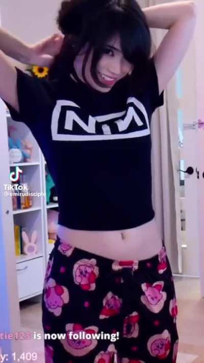 Emiru belly