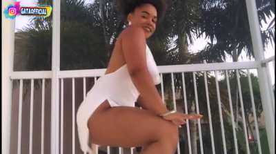 Gata Afro Puff