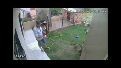 Aprenda agora mesmo a fazer uma bomba caseira (muito f&aacute;cil)