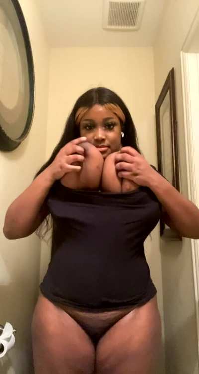 Just in the bathroom being naughty hoping you walk in 😊