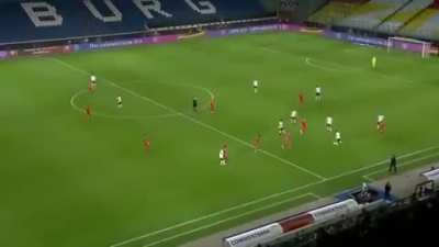 Timo Werner, how did you miss that!! 🤦&zwj;♂️