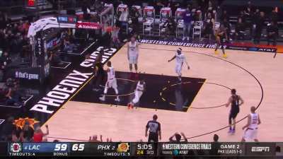 [Highlight] DeAndre Ayton throws down the alley-oop in traffic from a Devin Booker lob