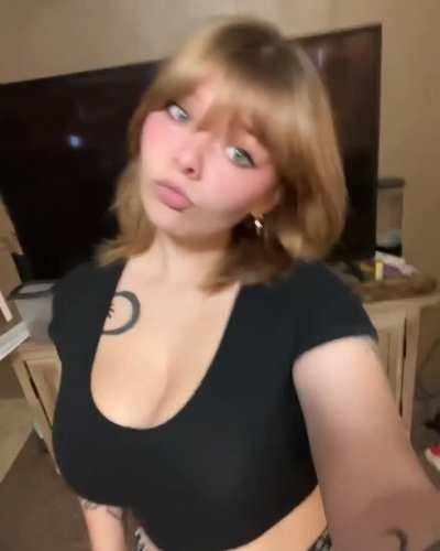 she's so pretty